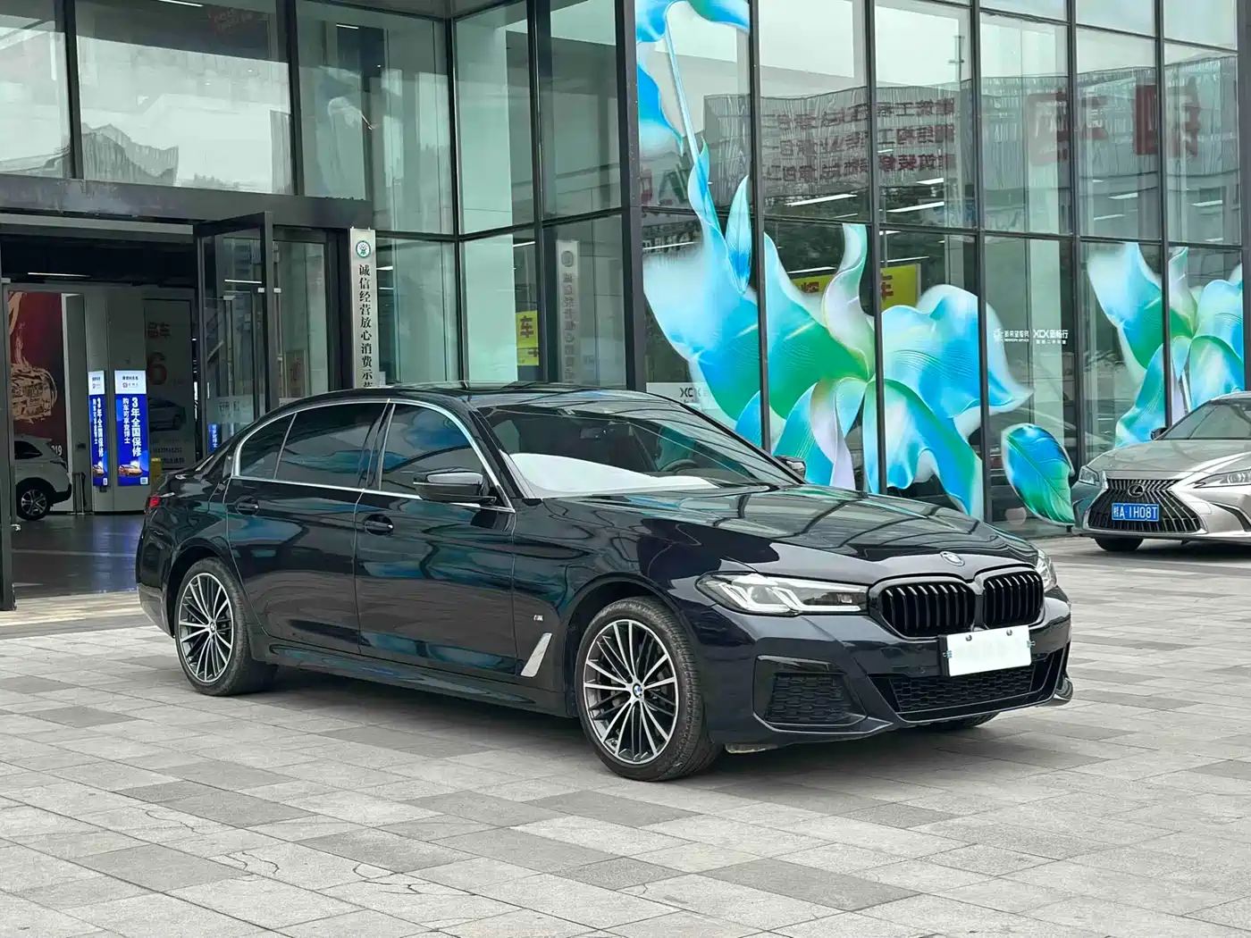 BMW 5 Series 2021 530Li Leading M Sport Package фото 3