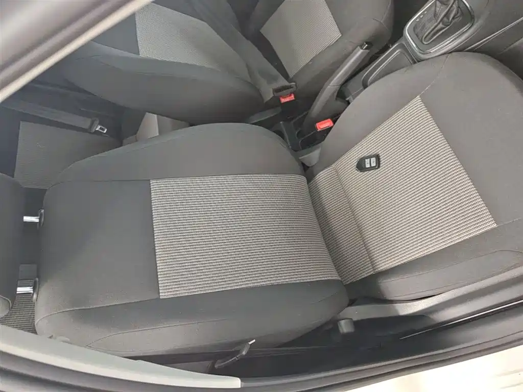 Volkswagen Polo 2016 1.4L Automatic Trend фото 25