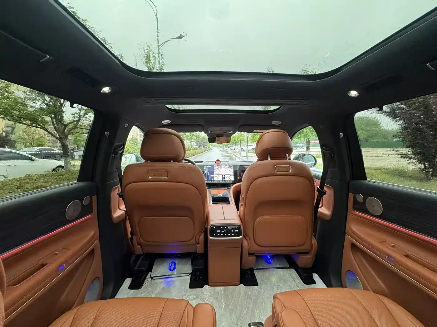 AITO Wenjie AITO M9 2024 Extended Range Ultra 42kWh 6-Seater фото 15