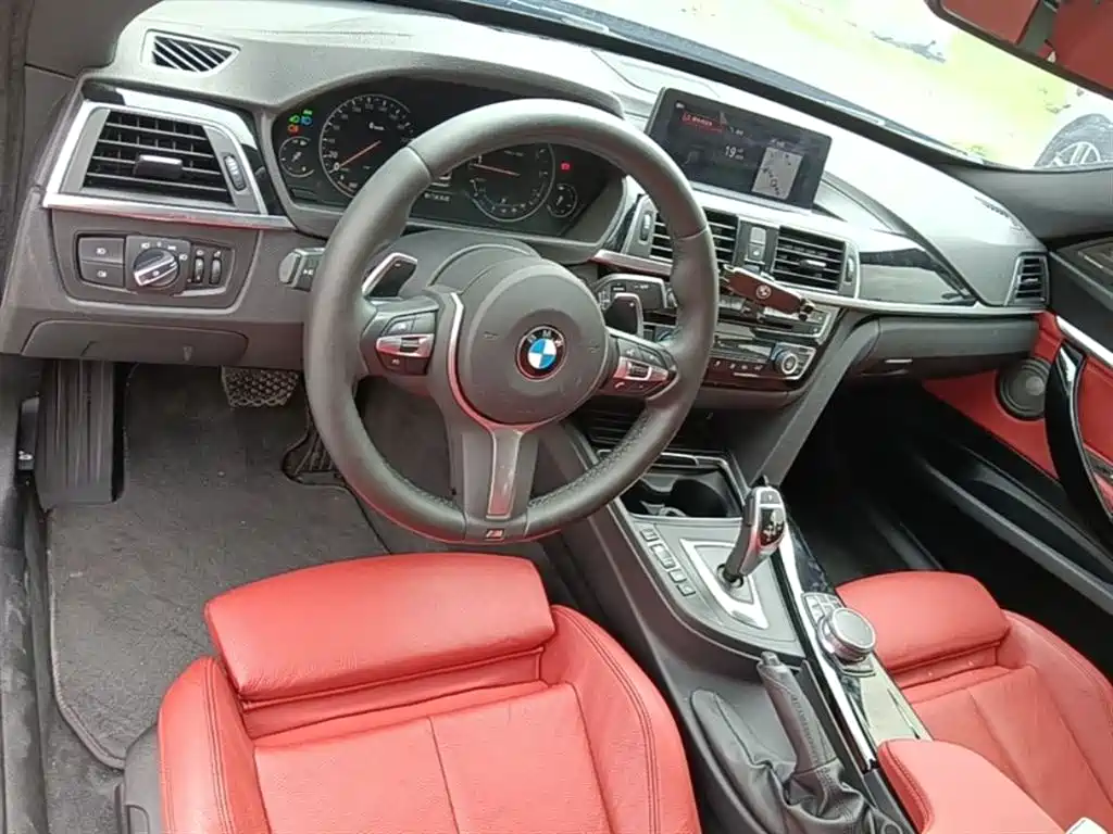 BMW 3 Series GT 2019 320i M Sport Model фото 10