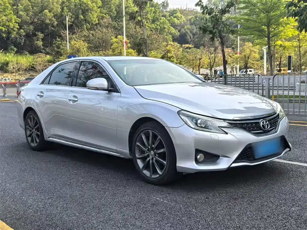 Toyota Reiz 2013 2.5V Premium Edition фото 23