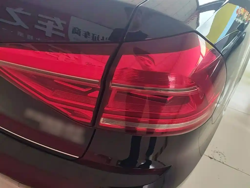 Volkswagen Passat 2017 330TSI DSG Luxury фото 8