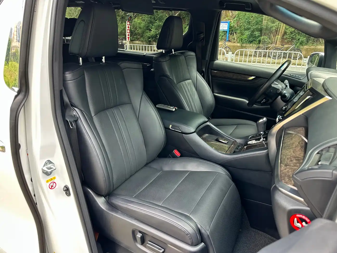 Toyota Alphard 2018 Facelift 3.5L Premium Edition фото 20