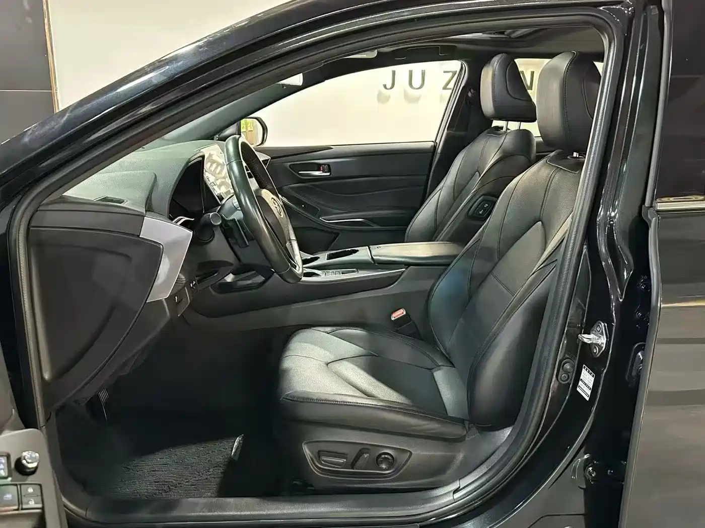 Toyota Avalon 2021 2.5L Luxury Edition фото 10