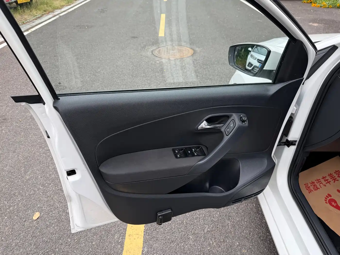 Volkswagen Polo 2016 1.4L Automatic Trend фото 5