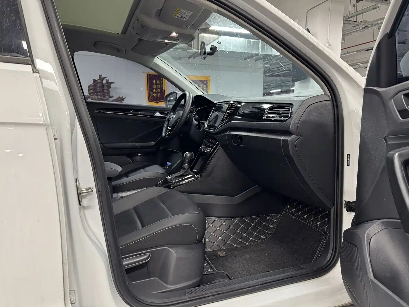 Volkswagen T-ROC 2021 280TSI DSG 2WD Comfort Smart Connect Edition фото 8