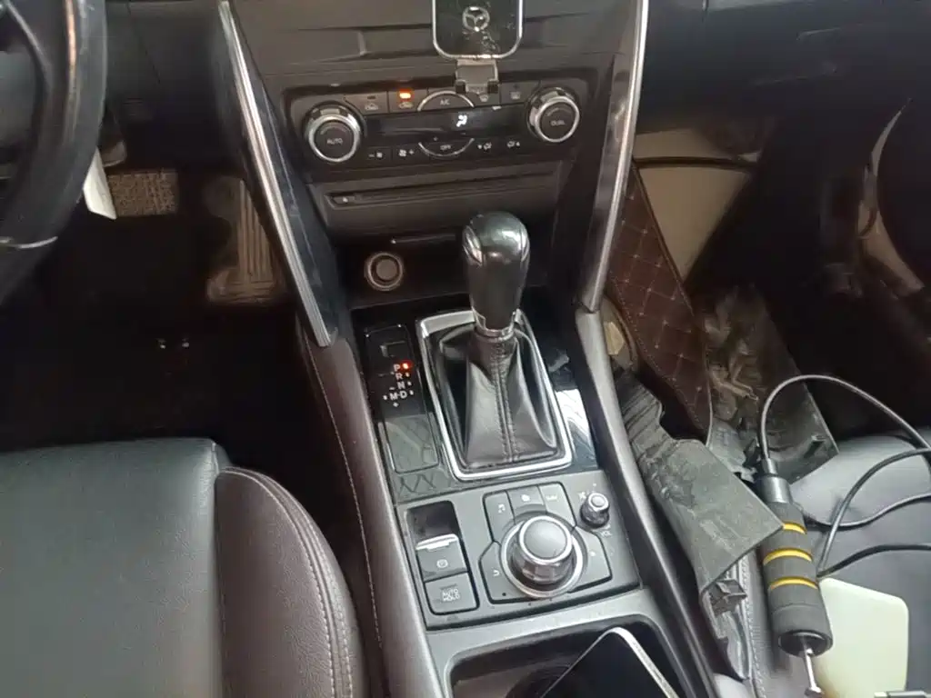 Фото 14 - Mazda CX-4