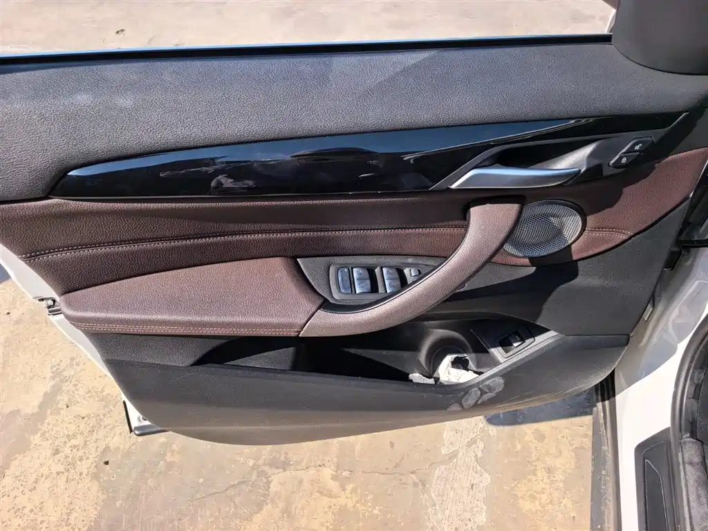 BMW X1 2022 sDrive25Li Leading фото 7
