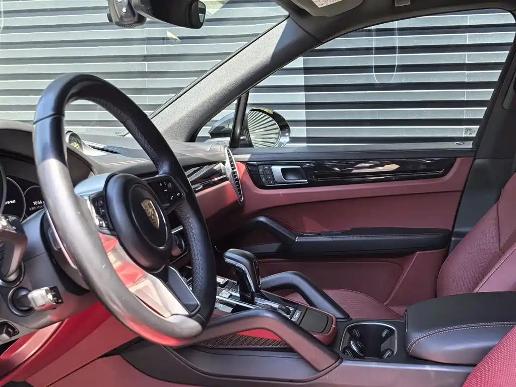 Porsche Cayenne New Energy 2021 Cayenne E-Hybrid 2.0T фото 9