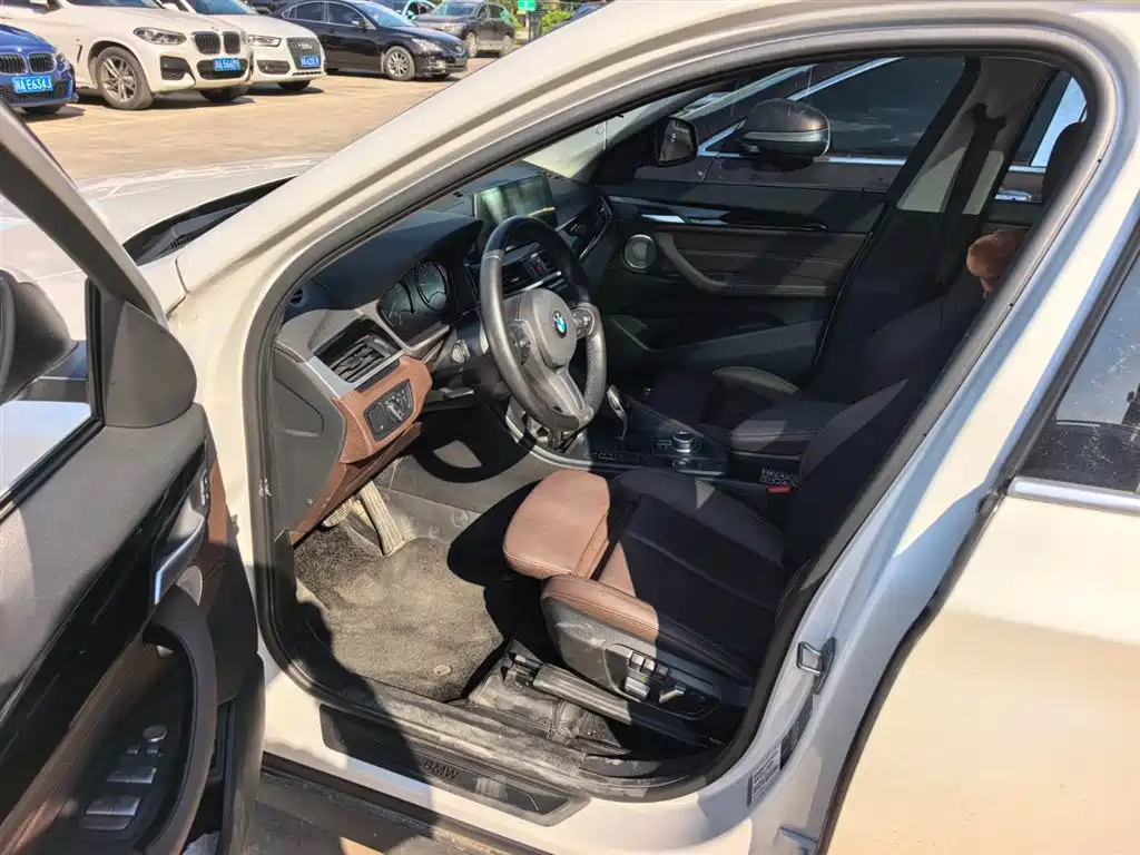 BMW X1 2022 sDrive25Li Leading фото 8
