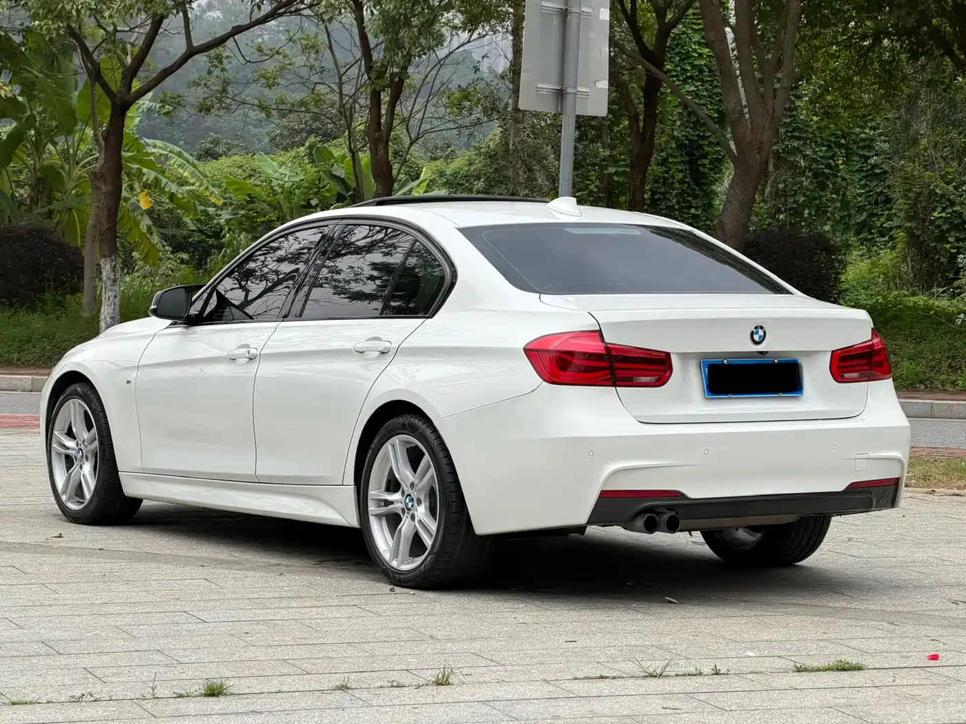 BMW 3 Series 2017 320i M Sport фото 8