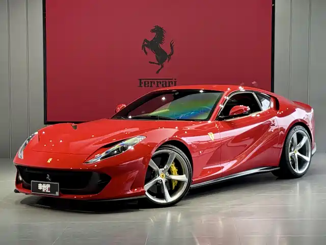 FERRARI 812