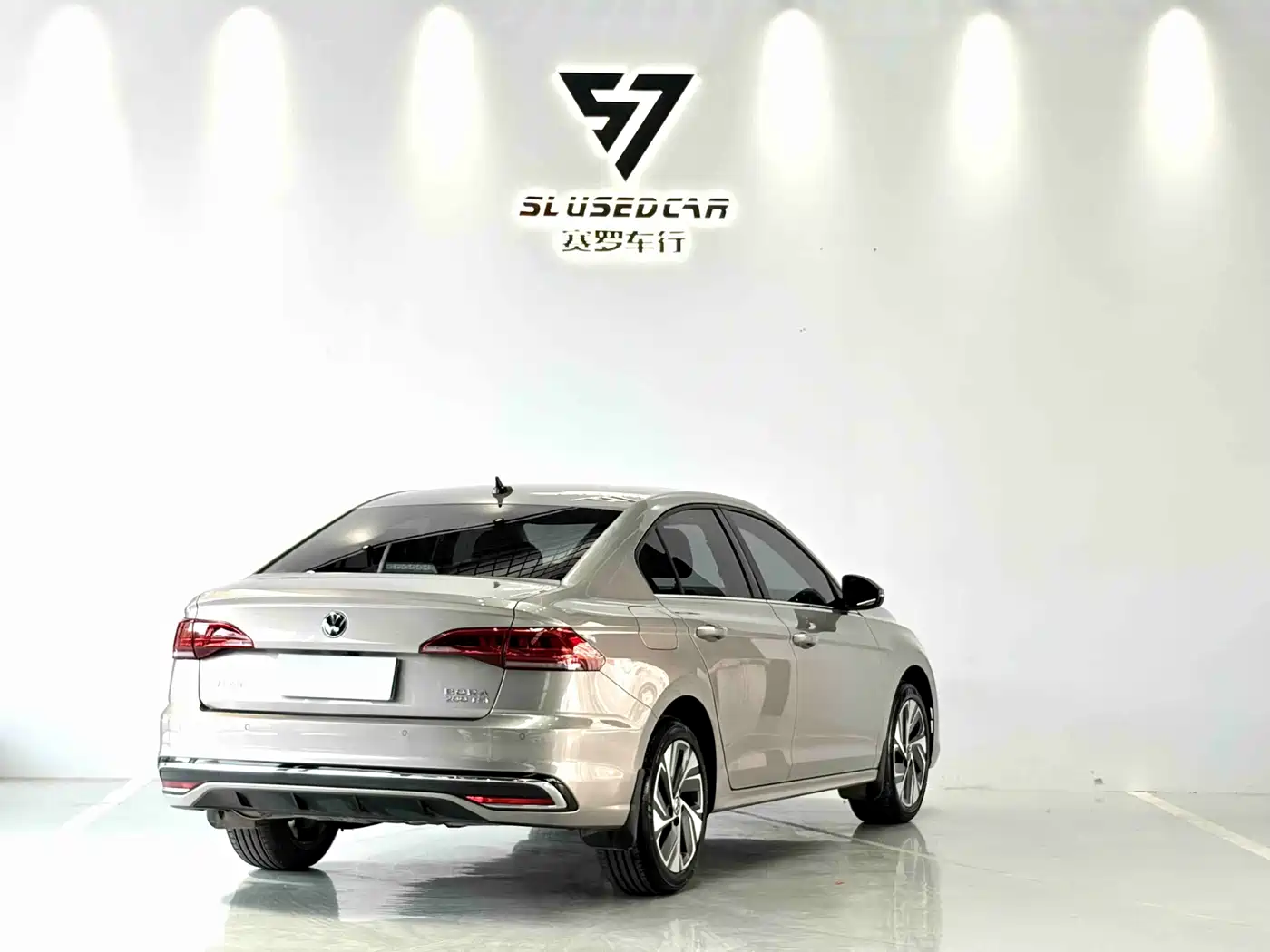 VOLKSWAGEN BORA