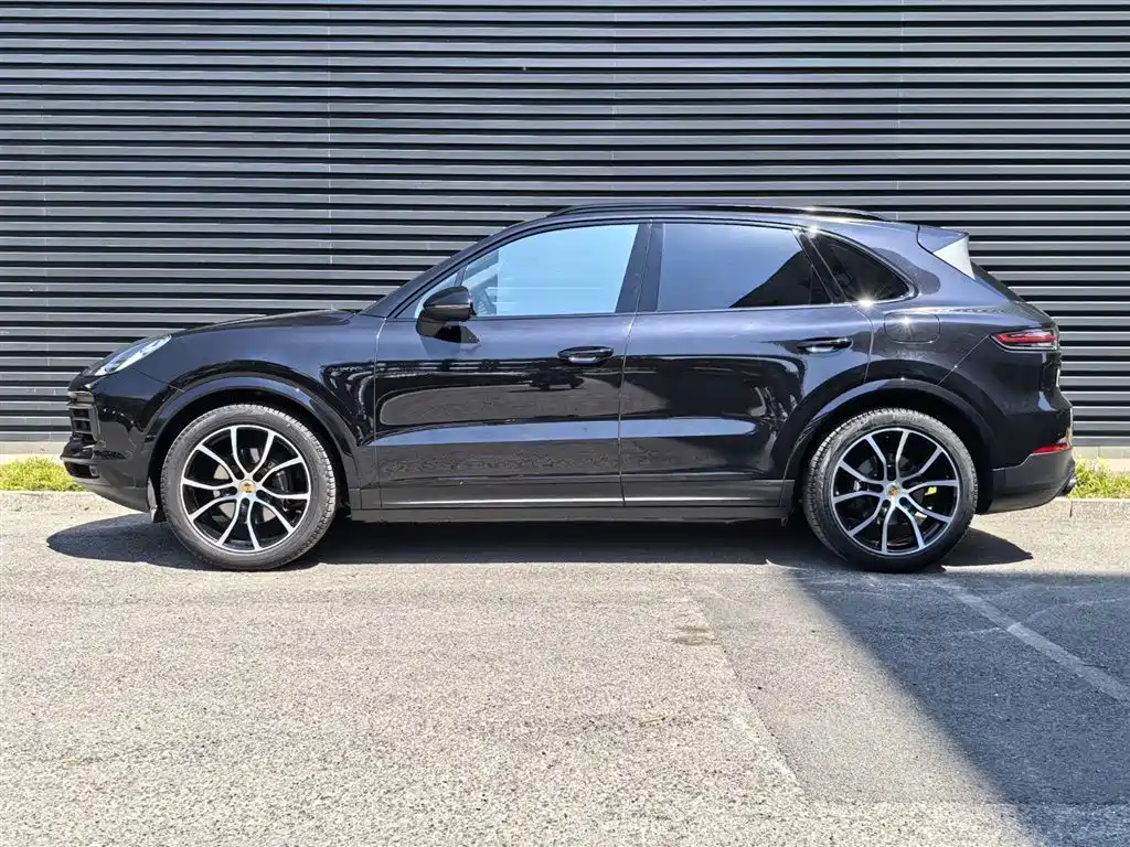 Porsche Cayenne New Energy 2021 Cayenne E-Hybrid 2.0T фото 2