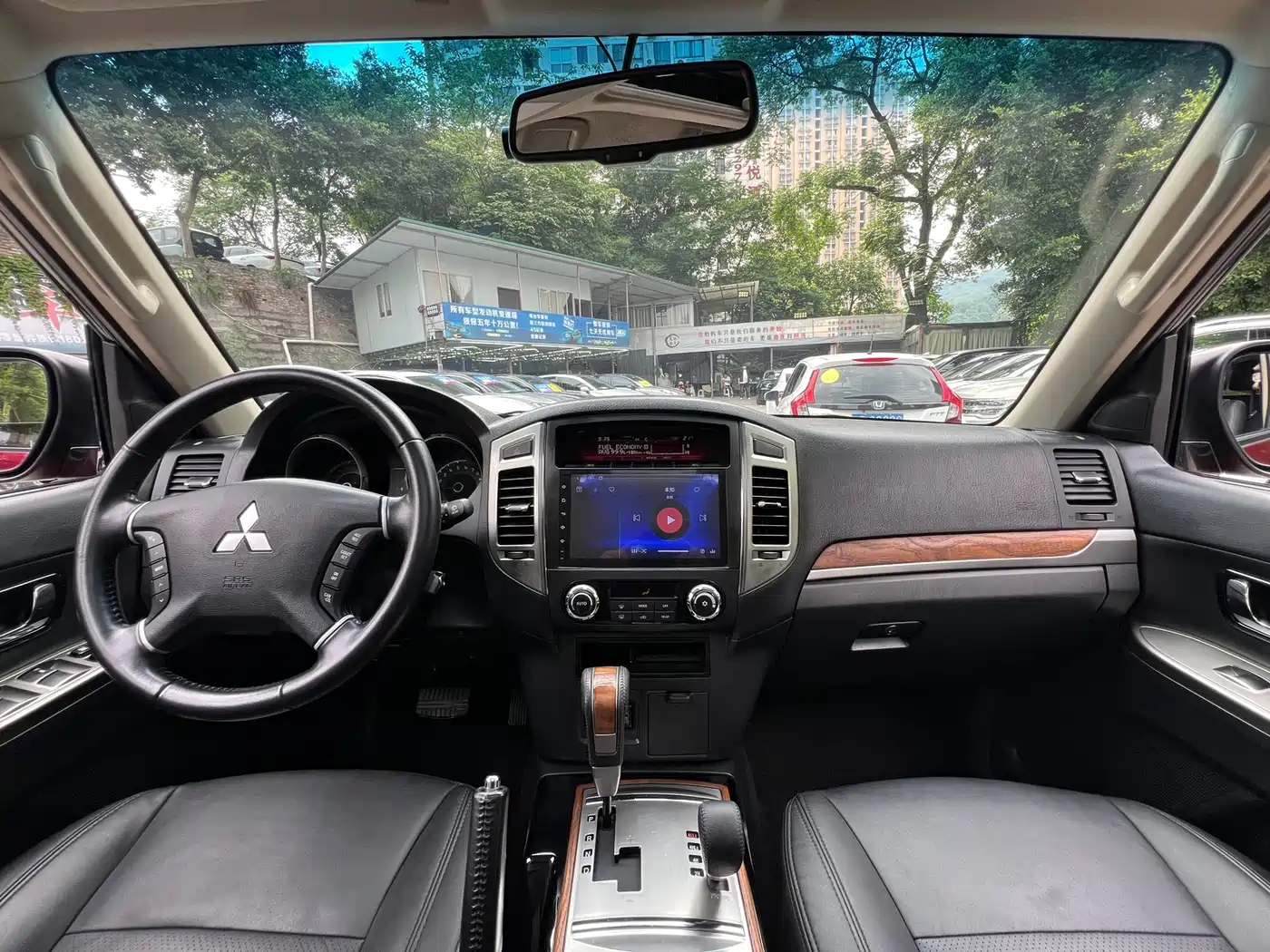 Mitsubishi Pajero (Import) 2020 3.0L Automatic Standard Edition фото 15