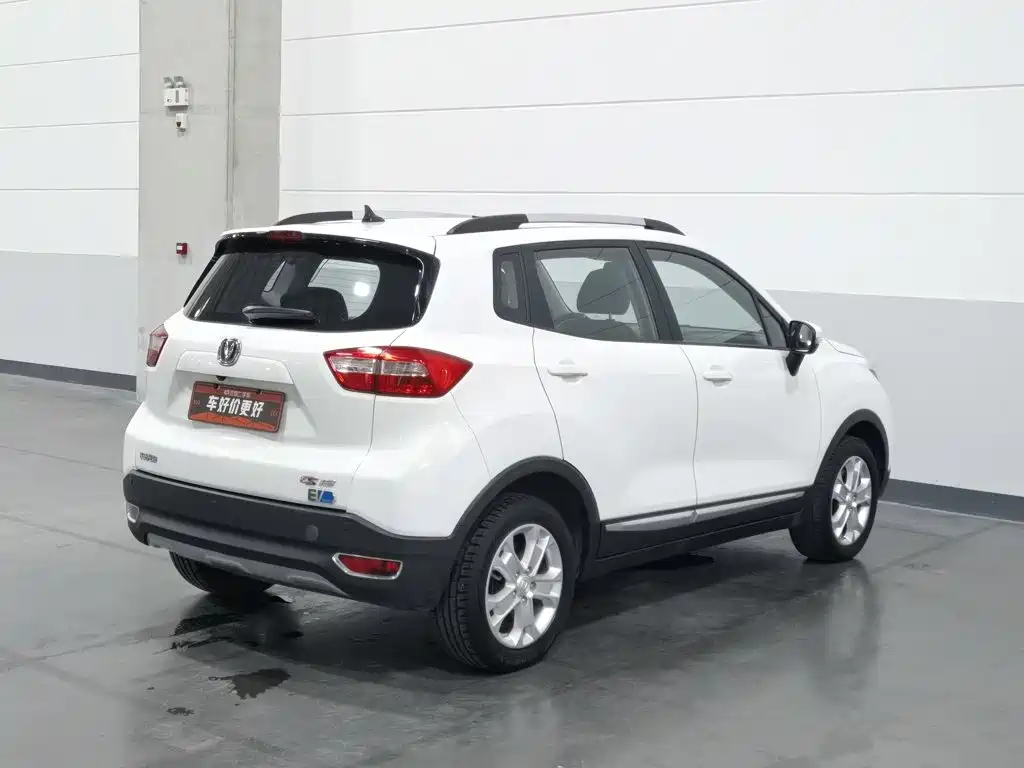 Фото 2 - Changan CS15EV