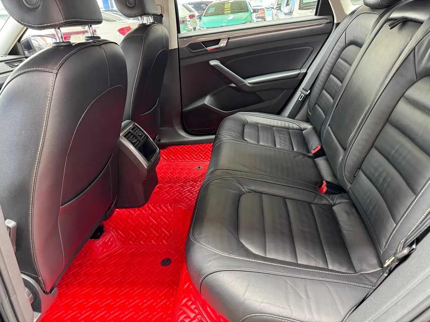 Volkswagen Passat 2017 330TSI DSG Prestige фото 7
