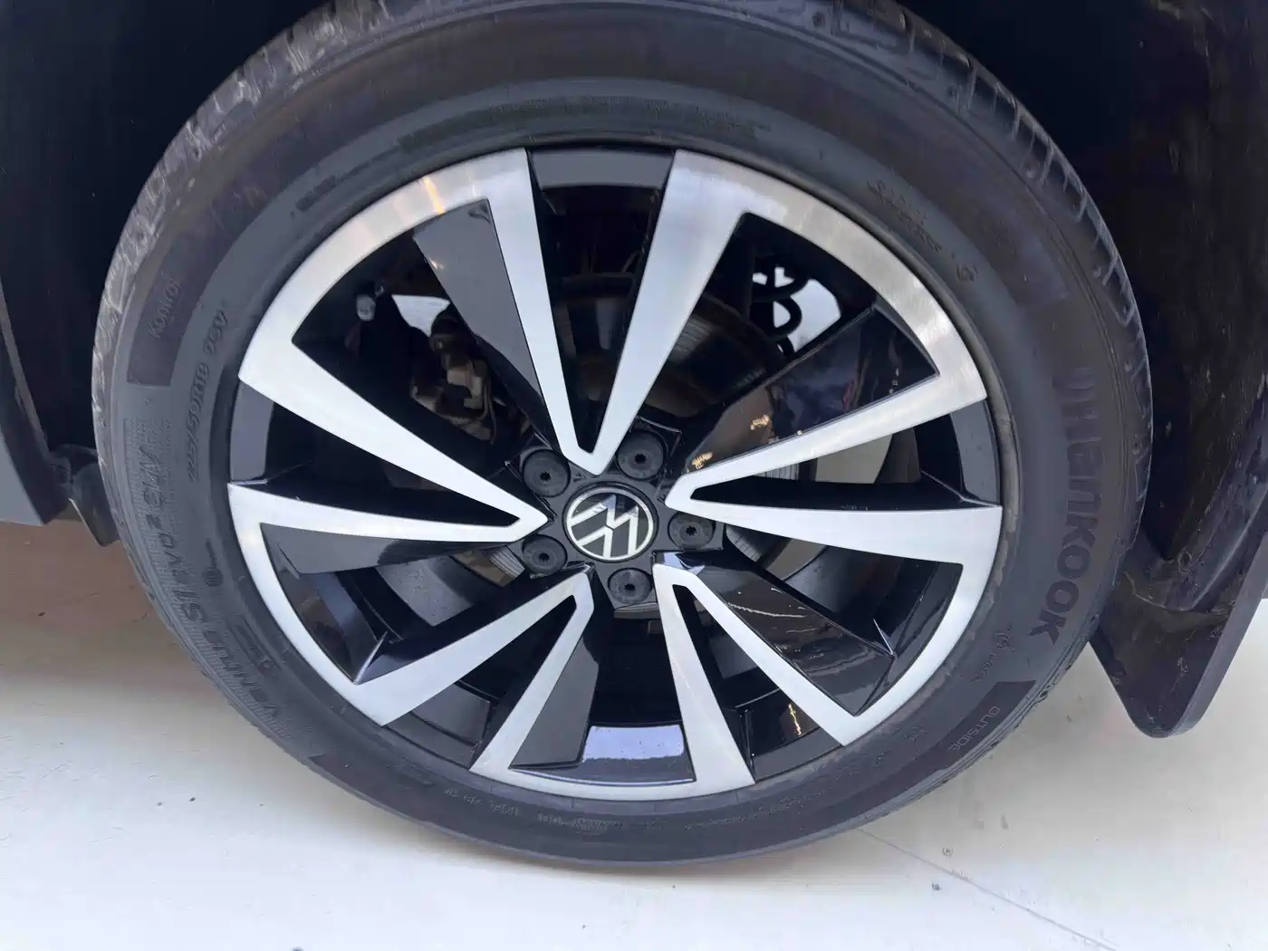 Volkswagen Tharu 2022 280TSI FWD Luxury Edition фото 22