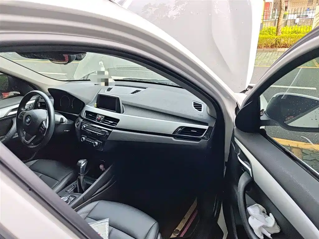BMW X1 2018 sDrive20Li Leading Model фото 20