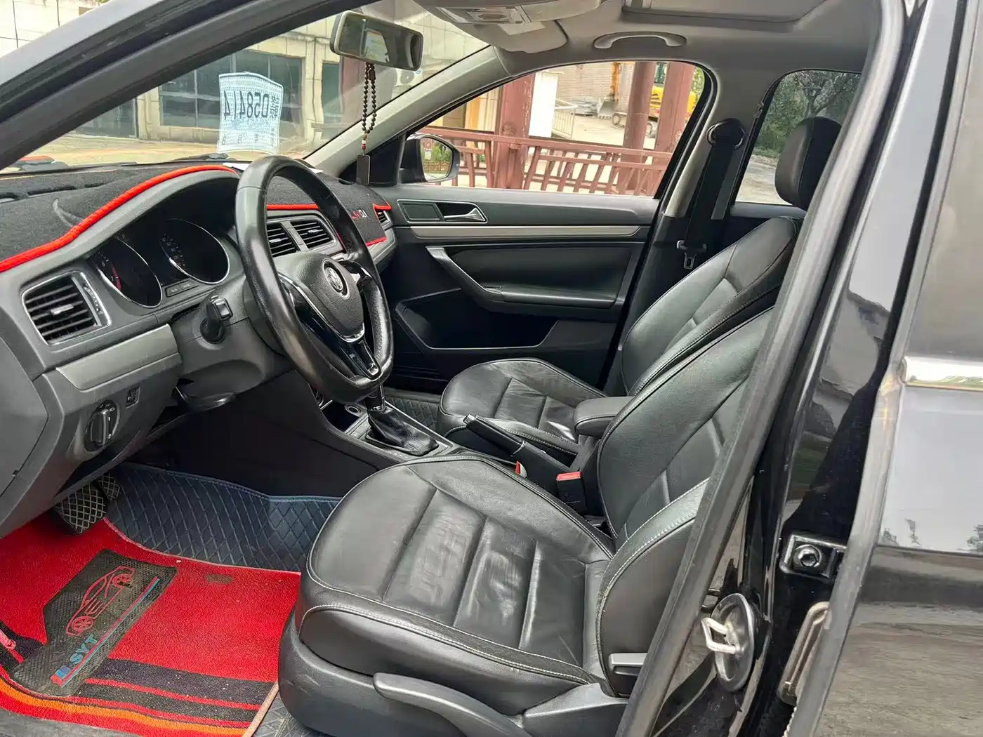 Volkswagen Lavida 2017 1.6L Automatic Comfort Edition фото 4