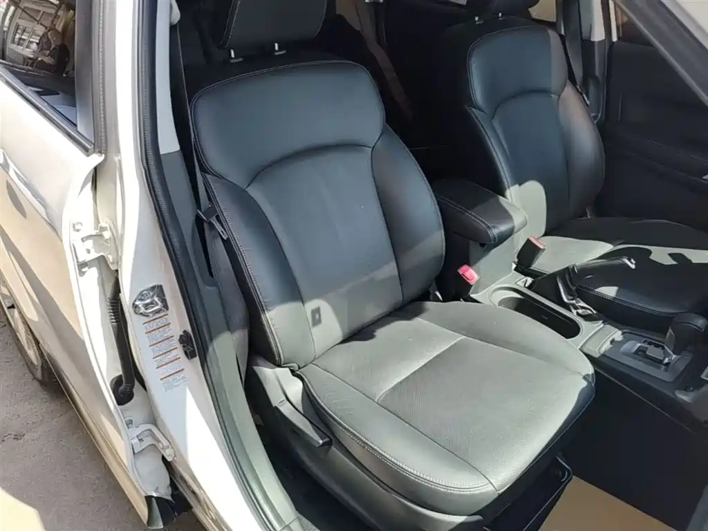 Subaru Forester 2013 2.0i Automatic Luxury Edition фото 20