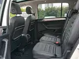 Photo 8 - Volkswagen Touran