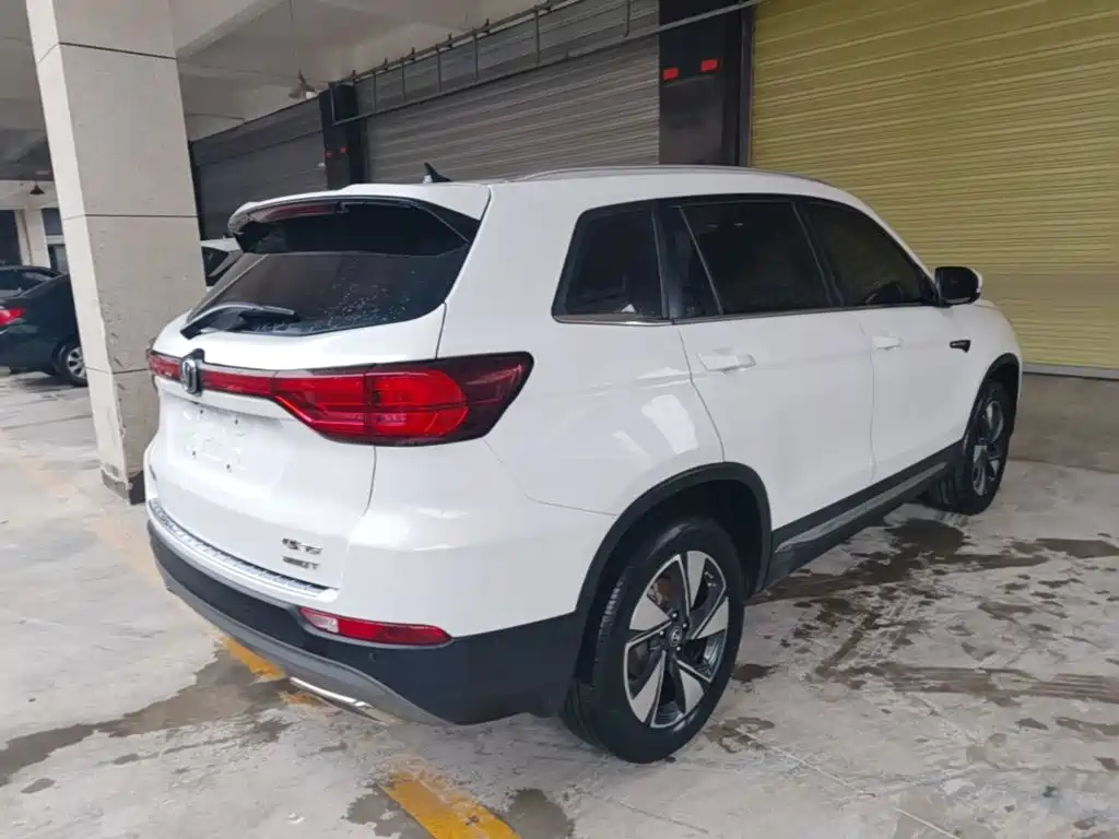 Photo 7 - Changan CS75