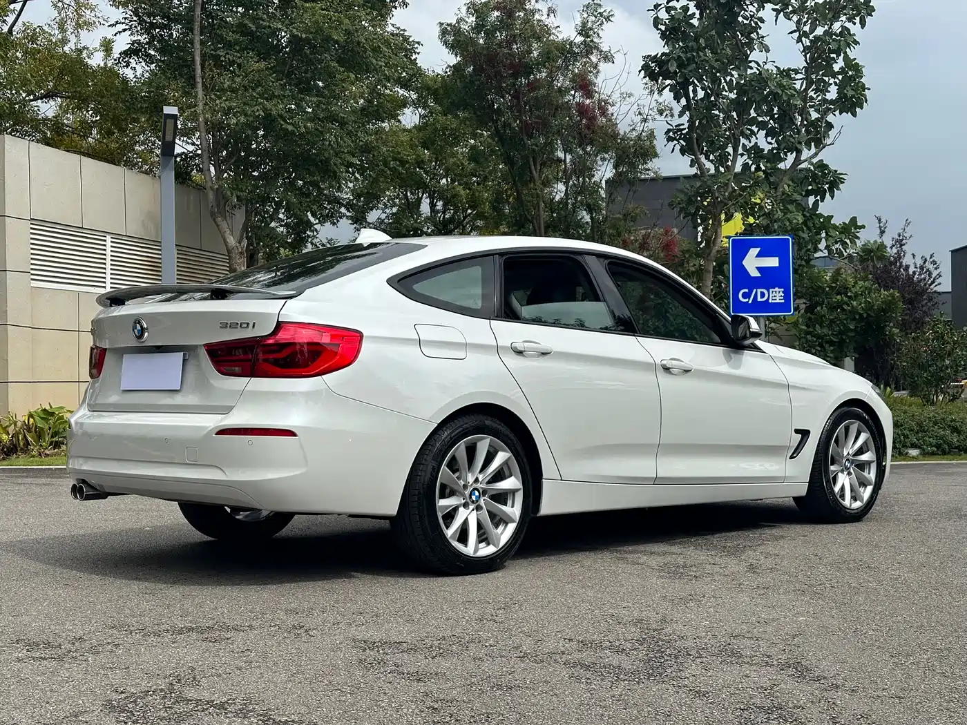 BMW 3 Series GT 2018 320i Fashion фото 7