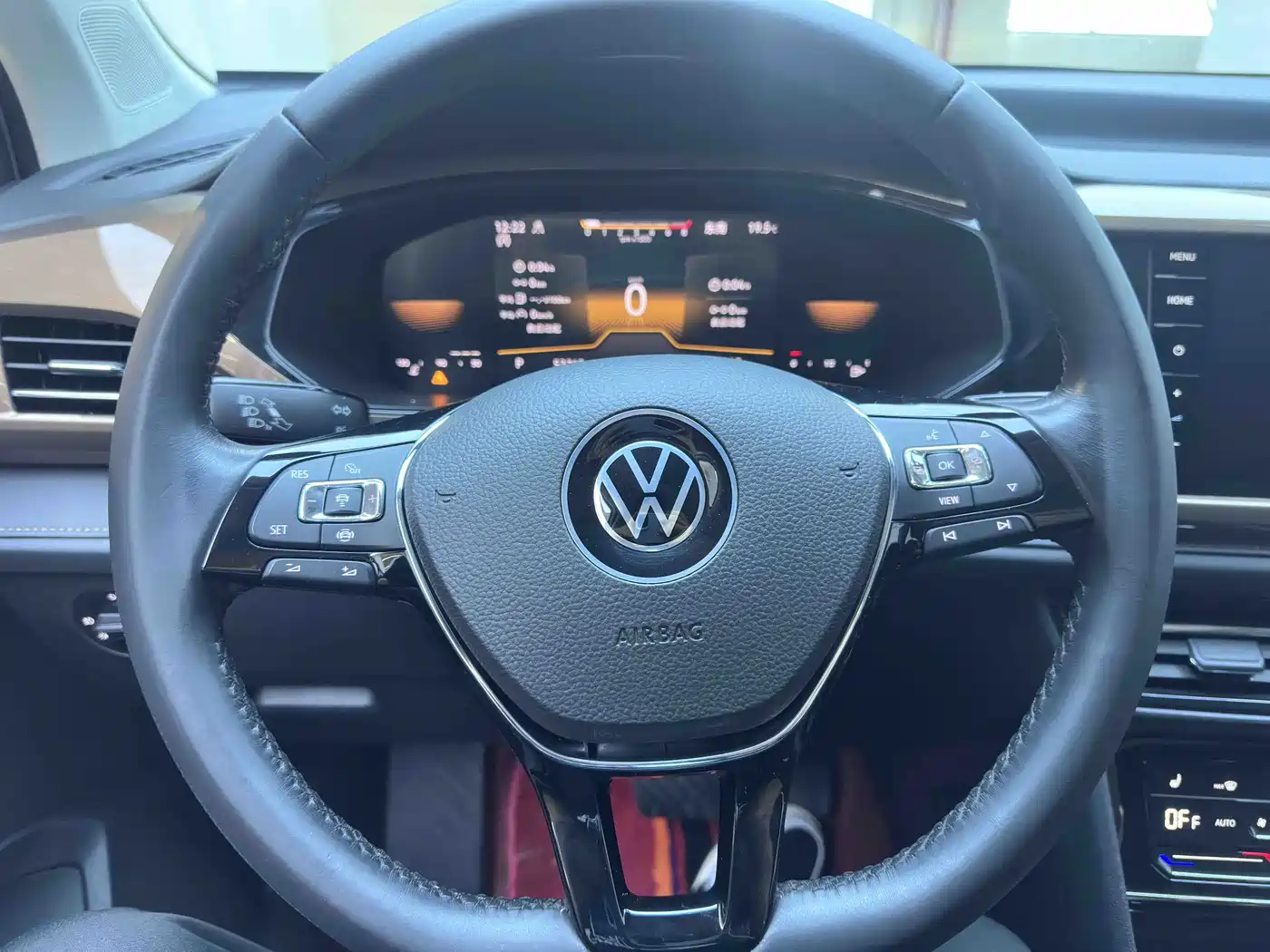 Volkswagen Tharu 2022 280TSI FWD Luxury Edition фото 16