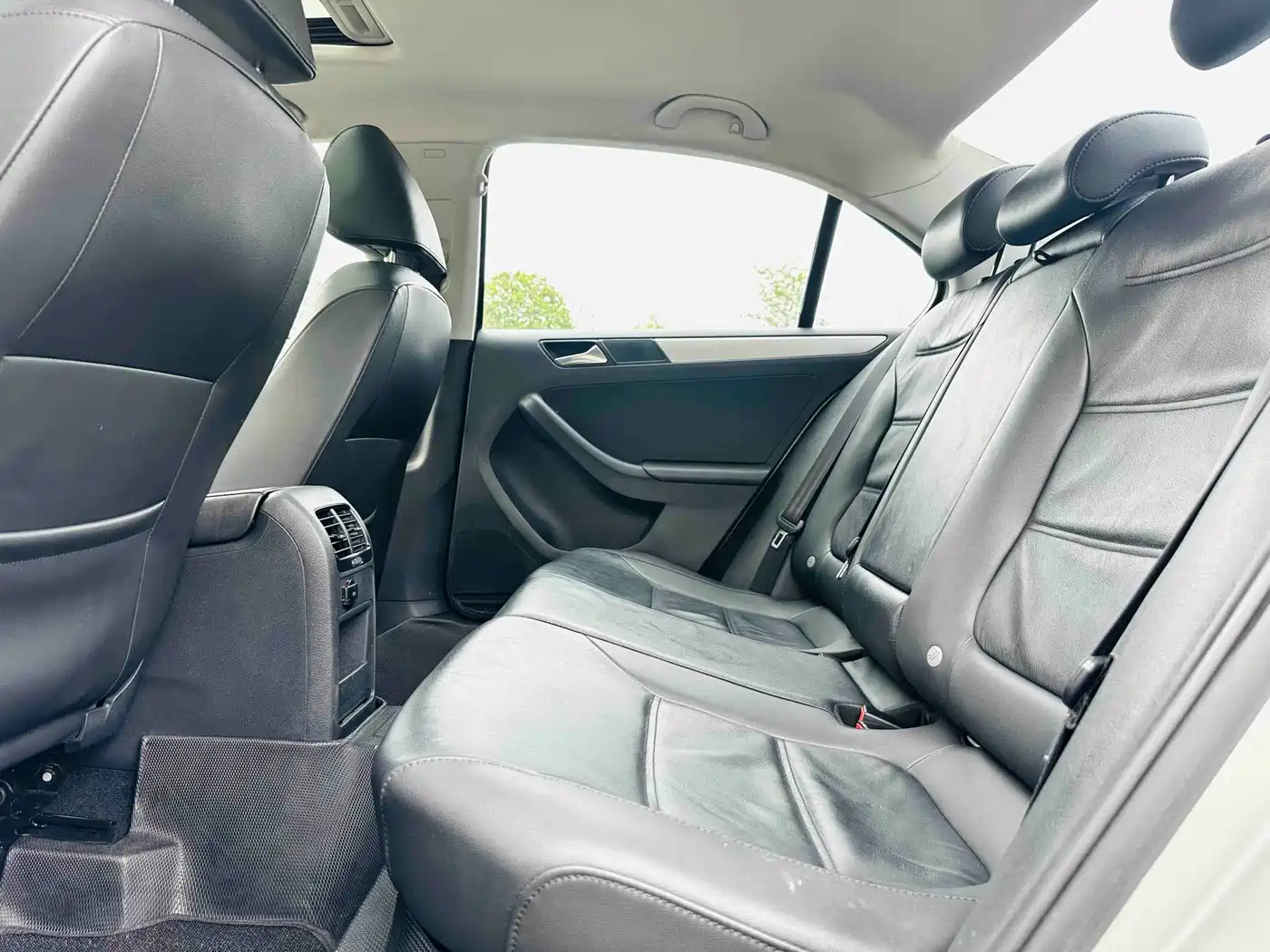 Volkswagen Sagitar 2014 1.4TSI Automatic Luxury фото 13