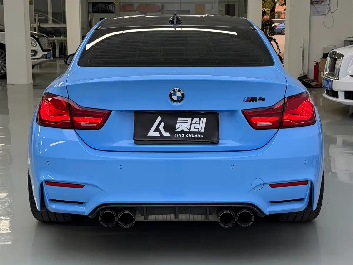 Photo 8 - BMW M4