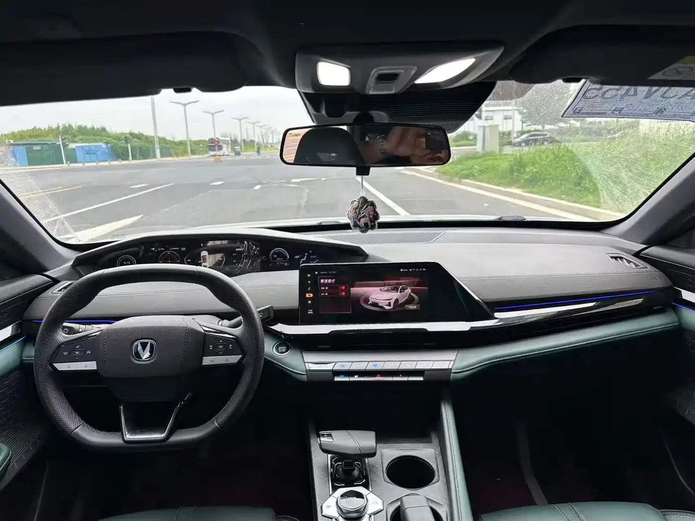 Changan UNI-V iDD 2024 2024 Blue Whale iDD 136km Smart Fun