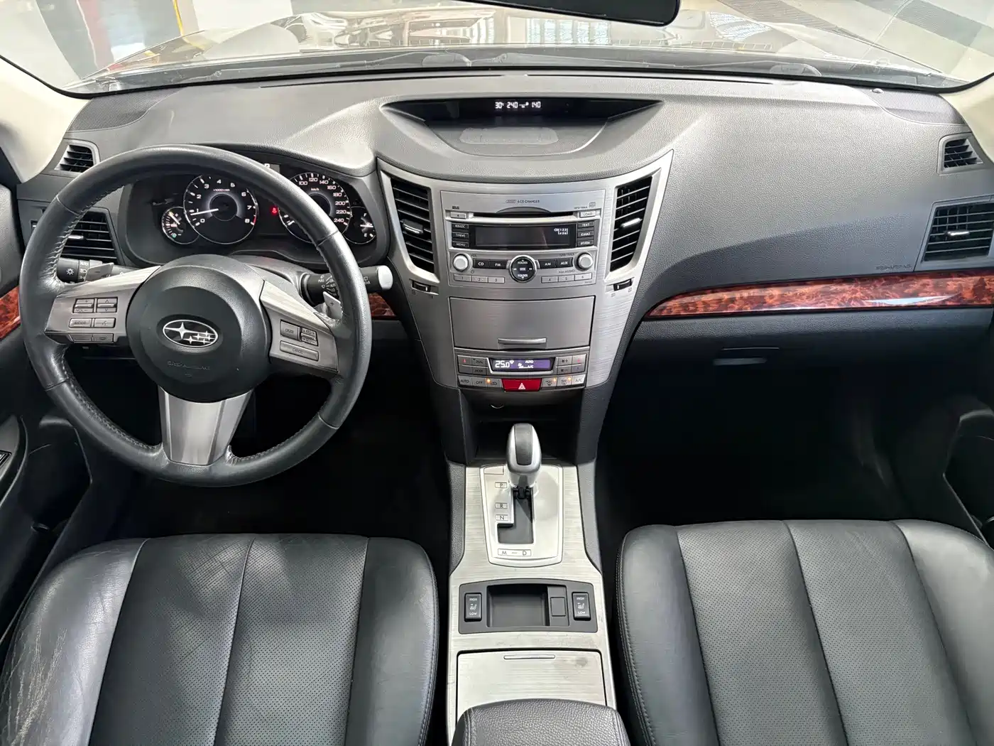 Subaru Outback 2011 2010 2.5i Luxury