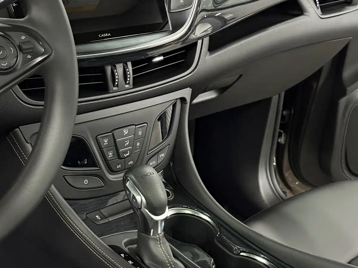 Buick Envision Plus 2017 20T FWD Premium фото 10