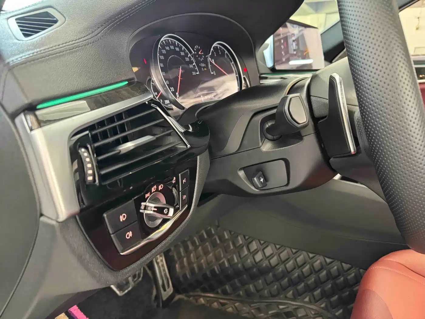 BMW 5 Series 2018 Facelift 530Li xDrive M Sport Package фото 16
