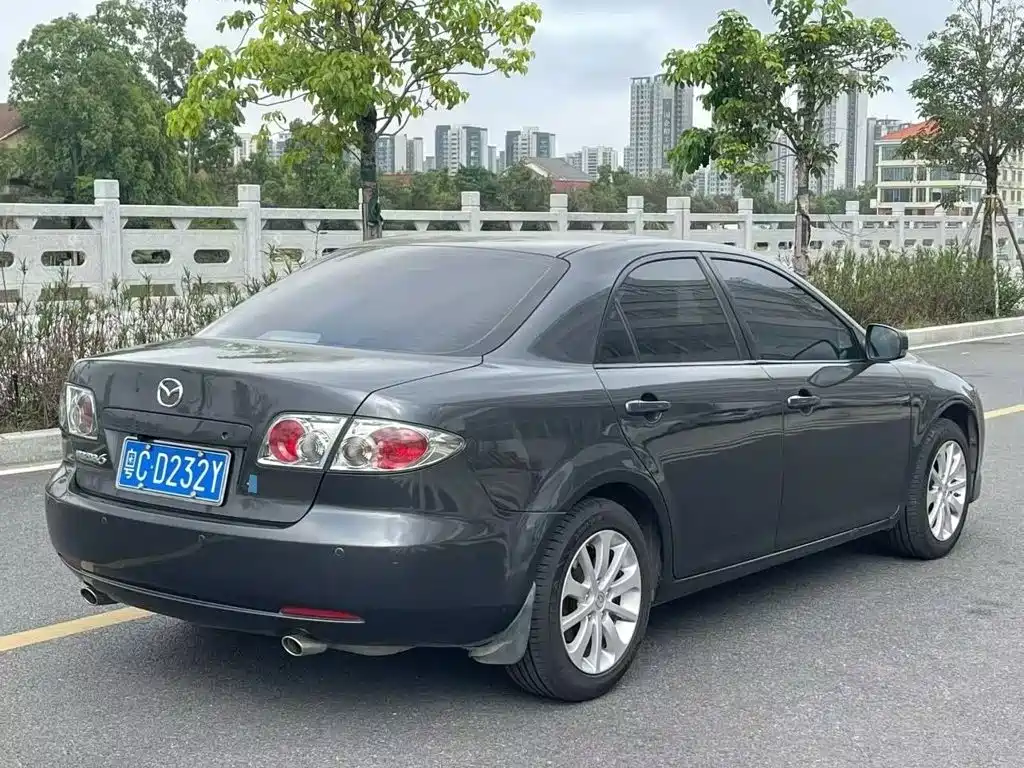 Photo 9 - Mazda 6