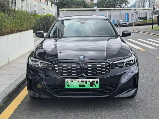 BMW i3 2022 eDrive 35 L — фото 2