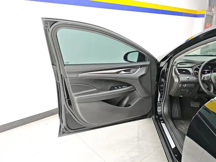 Buick Lacrosse, миниатюра 23