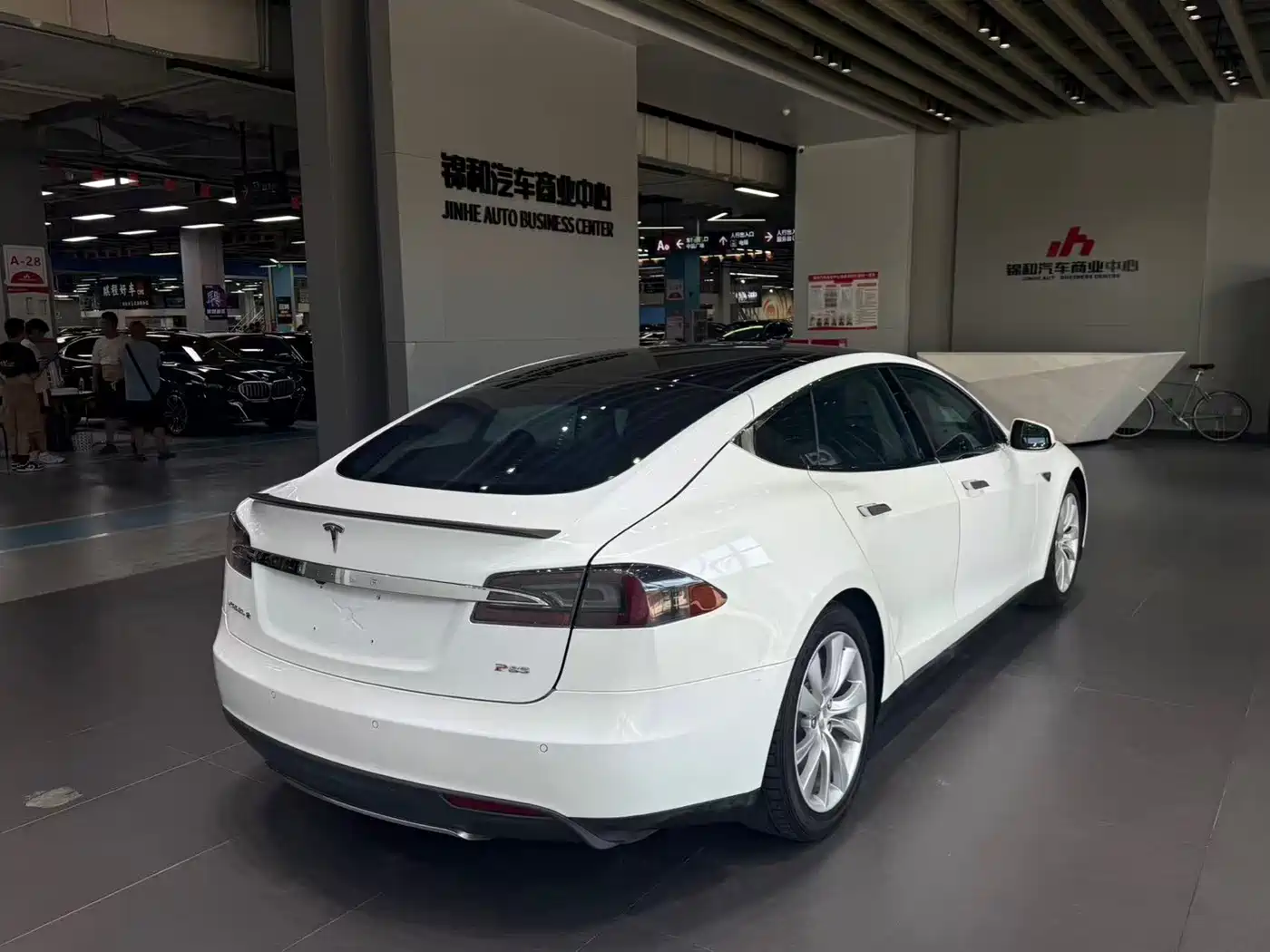 Tesla Model S 2014 2014 Model S P85