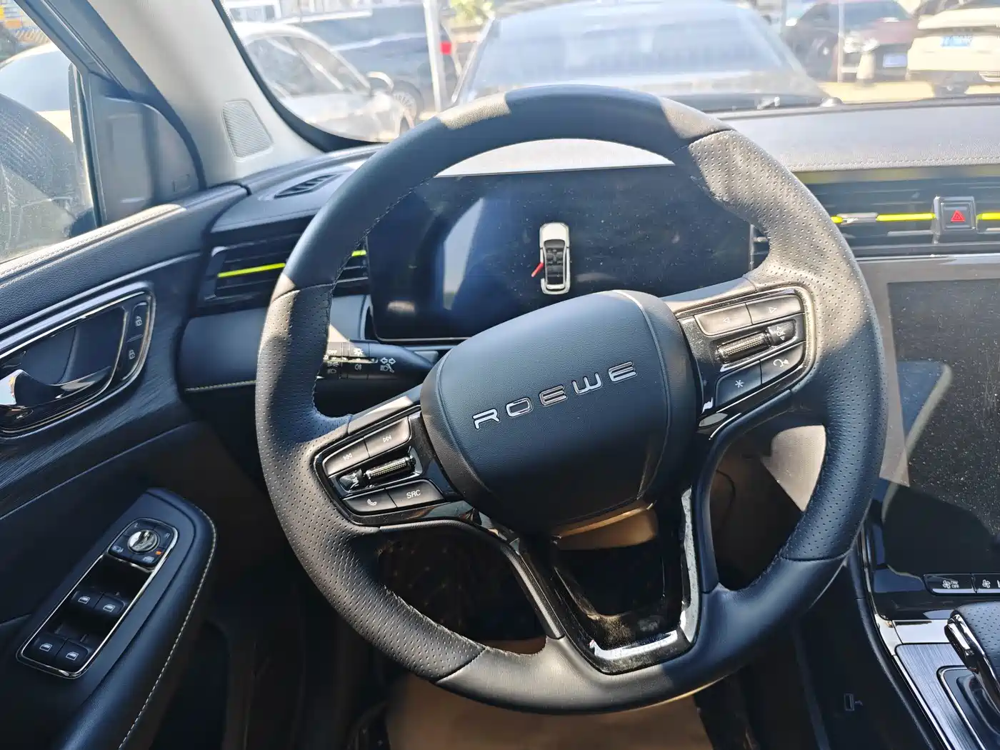 Фото 5 - Roewe RX5
