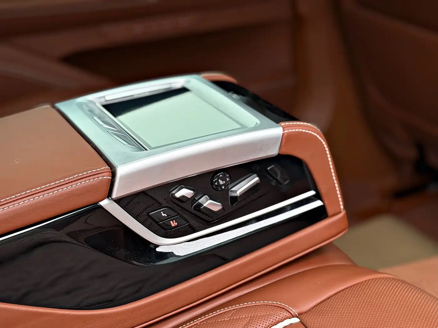 BMW 7 Series 2021 Model 740Li xDrive Executive M Sport Package фото 12