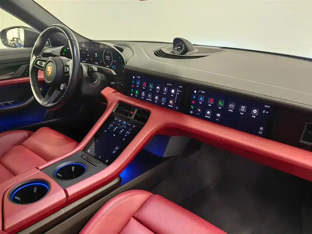 Фото 7 - Porsche Taycan