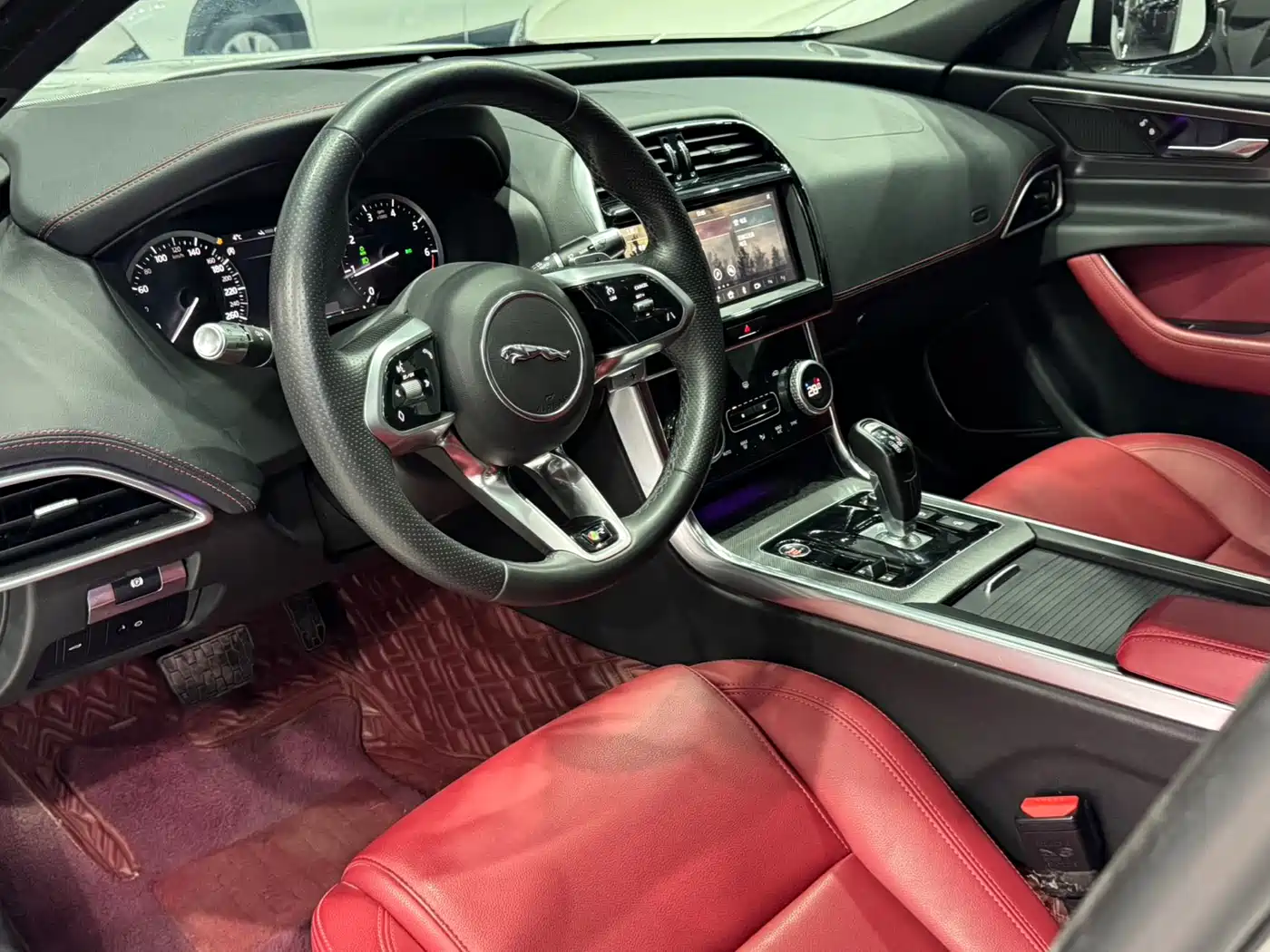 Jaguar XEL 2021 2.0T 200PS R-DYNAMIC Youth Sport Edition фото 6