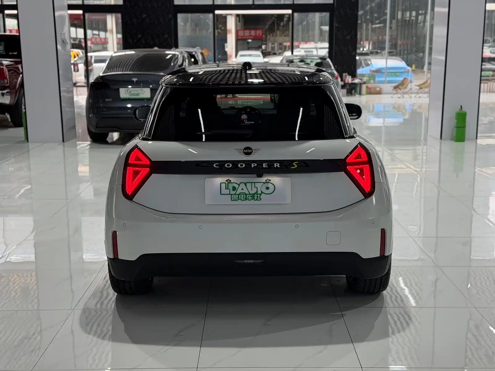 Photo 8 - MINI Electric MINI COOPER