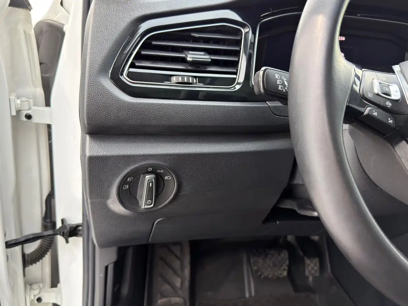 Volkswagen T-ROC 2022 280TSI DSG 2WD Comfort PLUS фото 8