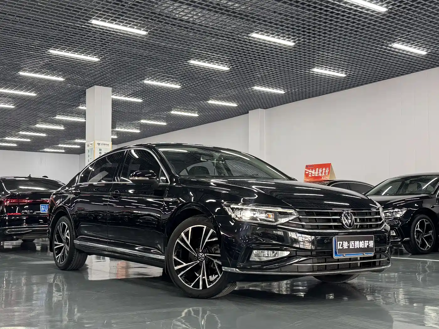 Volkswagen Magotan 2021 330TSI DSG 30th Anniversary Edition фото 5