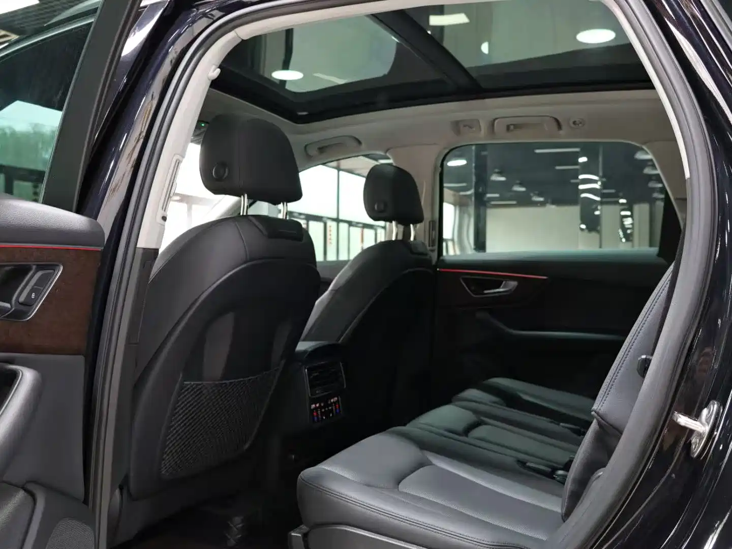 Фото 9 - Audi Q7