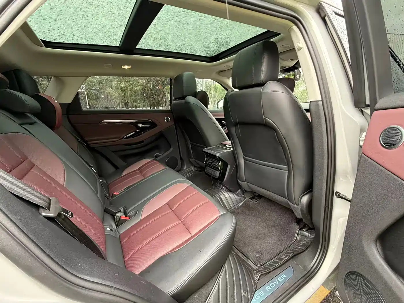 Land Rover Range Rover Evoque 2023 Range Rover Evoque L 249PS Luxury Edition фото 15