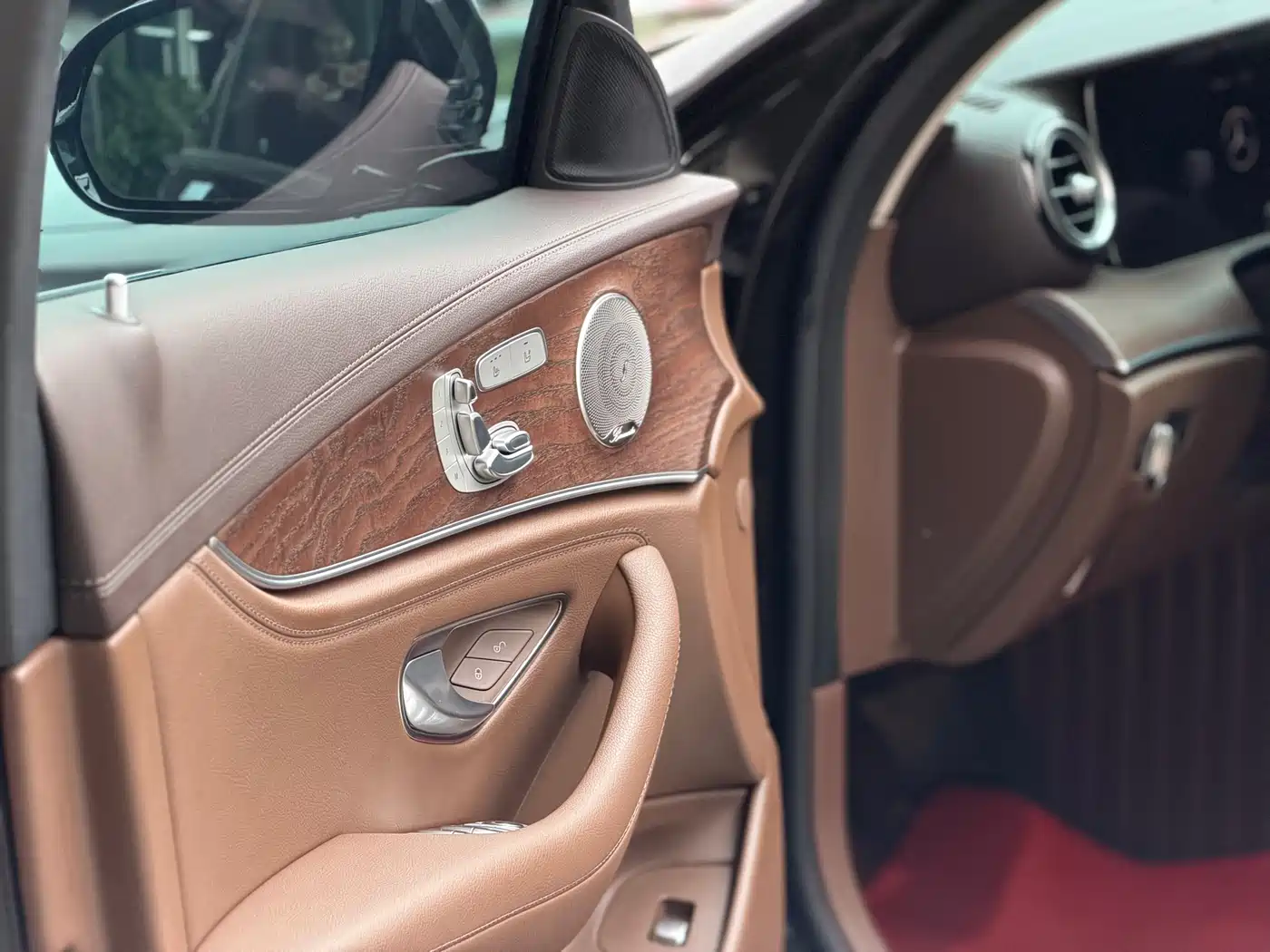 Mercedes-Benz E-Class 2023 E 300 L Luxury фото 7