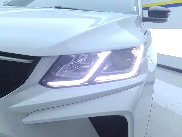 Geely Binyue 2025 1.5L CVT Super Edition — фото 5